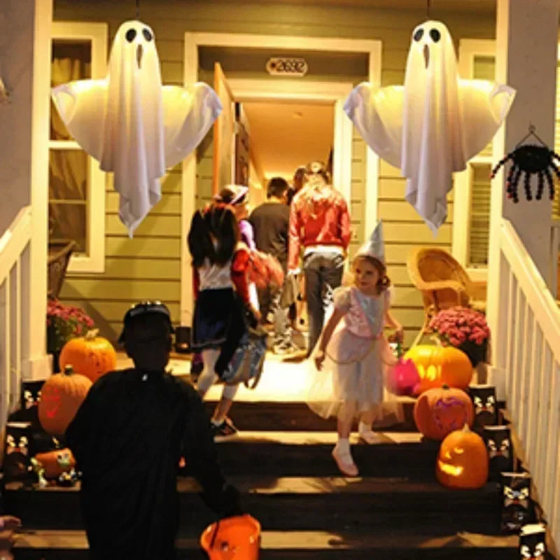 LED Flying Ghosts Halloween Decorations™